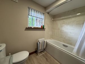 FAMILY BATHROOM- click for photo gallery